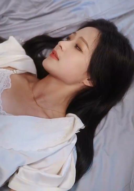 離婚后夫人她驚艷全球 第02集